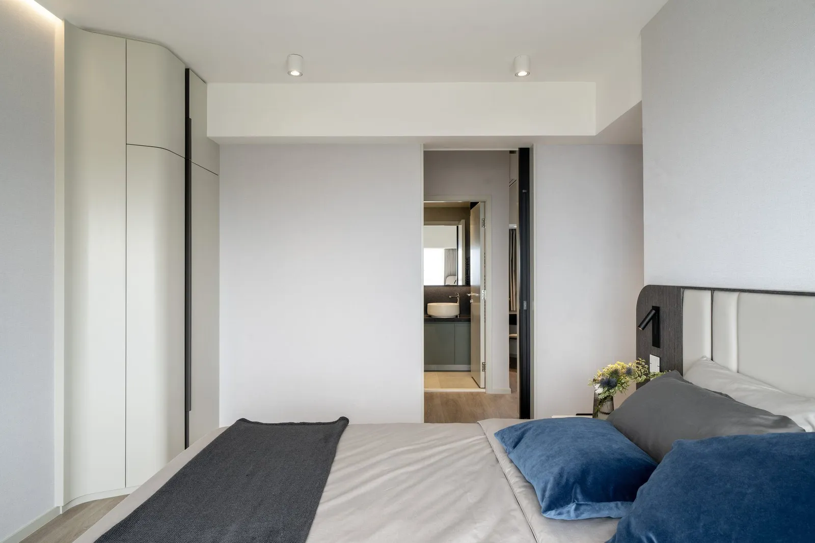 Calm, well-proportioned interior corridor reflecting Artwill's restful approach to bedroom design in Hong Kong